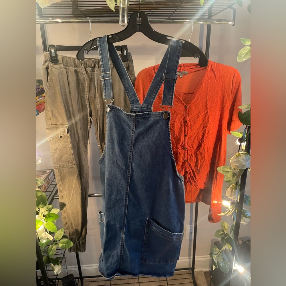 Cargo joggers, jumper blouse combo